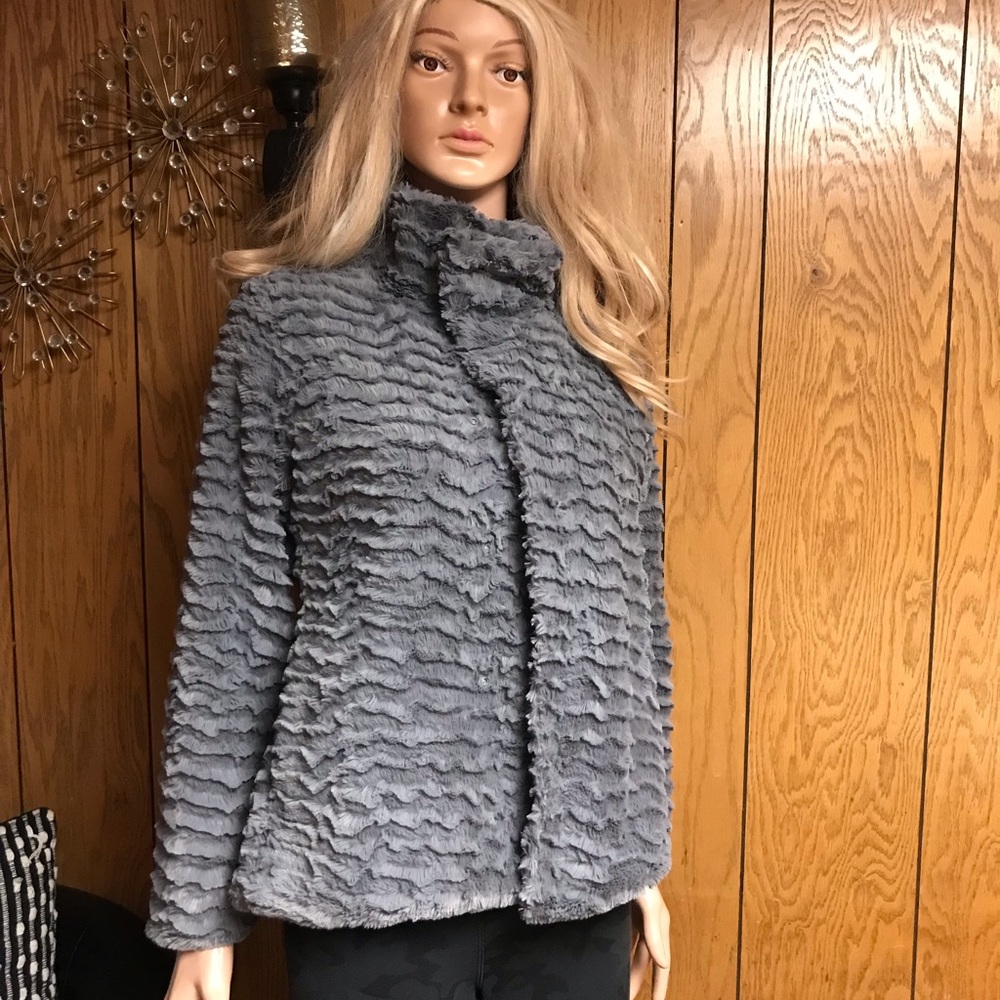 Patagonia" Pelage Gray Faux Fur Fleece Jacket - Picture 11 of 13